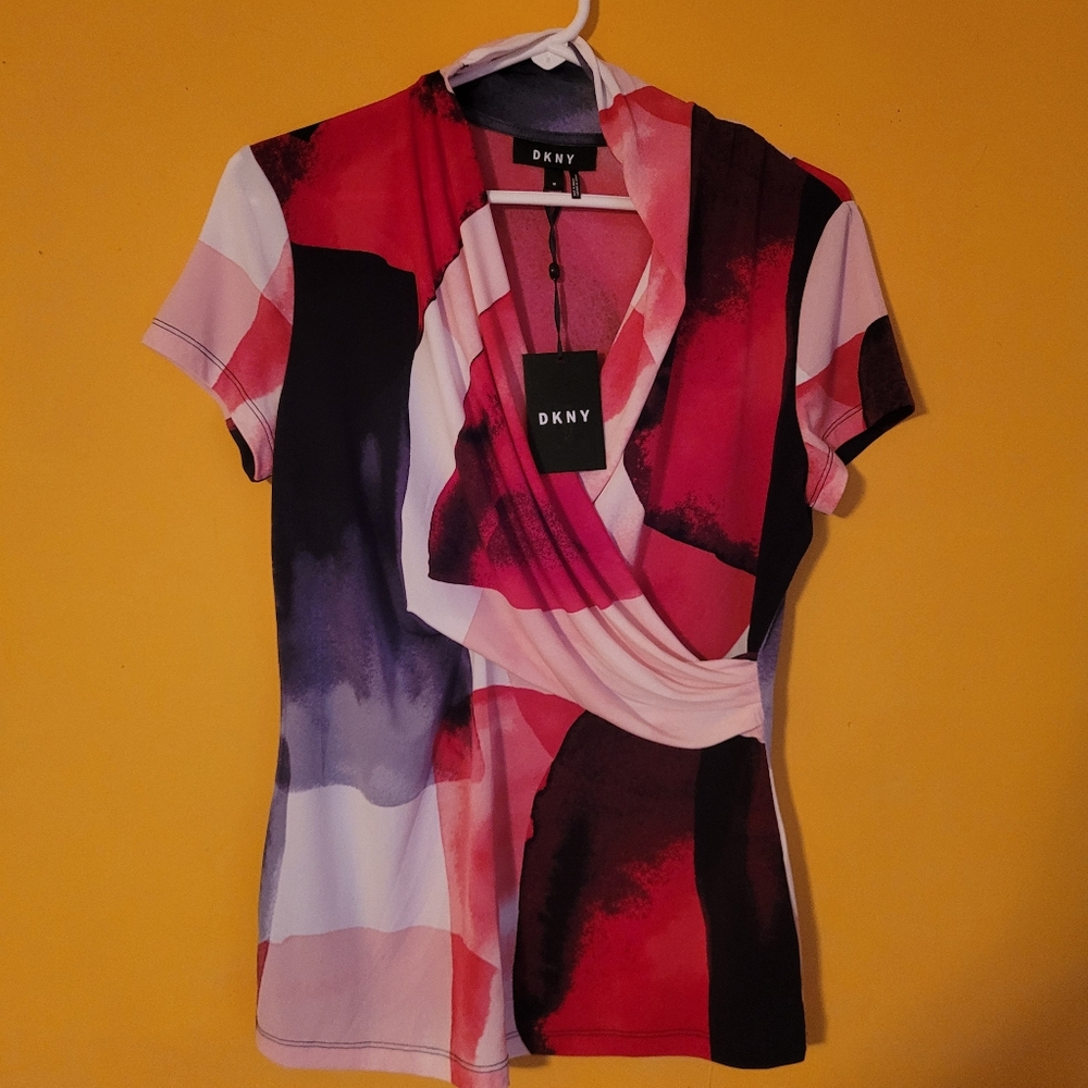 NWT DKNY Donna Karan women's printed Surplice neck top